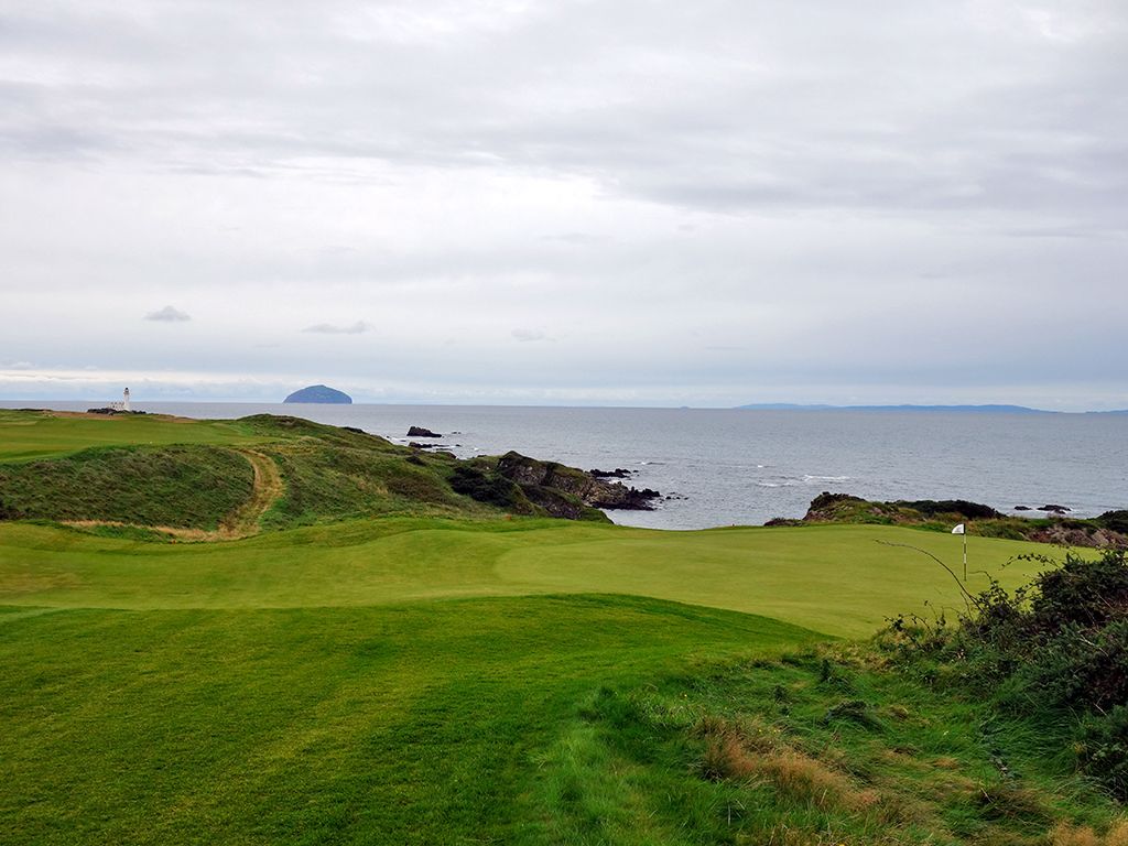 9th Hole at Trump Turnberry (King Robert the Bruce) (451 Yard Par 4)
